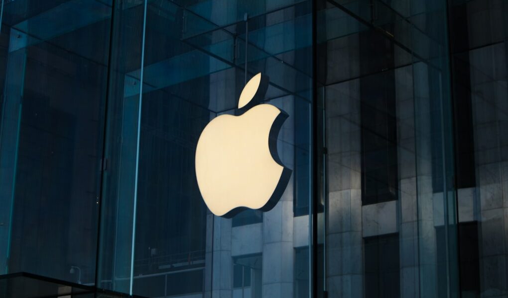Rozbita szybka Apple iPhone – co robić?