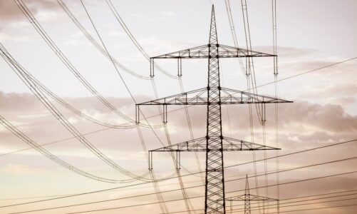 Ujemne stawki za elektryczność w Europie: Czy Polacy także mogą spodziewać się dopłat od dostawców energii?