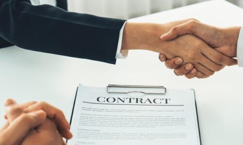 Umowa przedwstępna zakupu mieszkania – co warto wiedzieć?