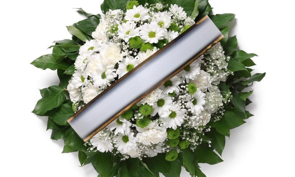 Co zrobić z szarfami z wieńców – pomysły na pamiątkę