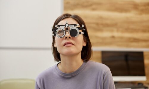 Jak szybko postępuje zaćma – objawy i tempo rozwoju choroby