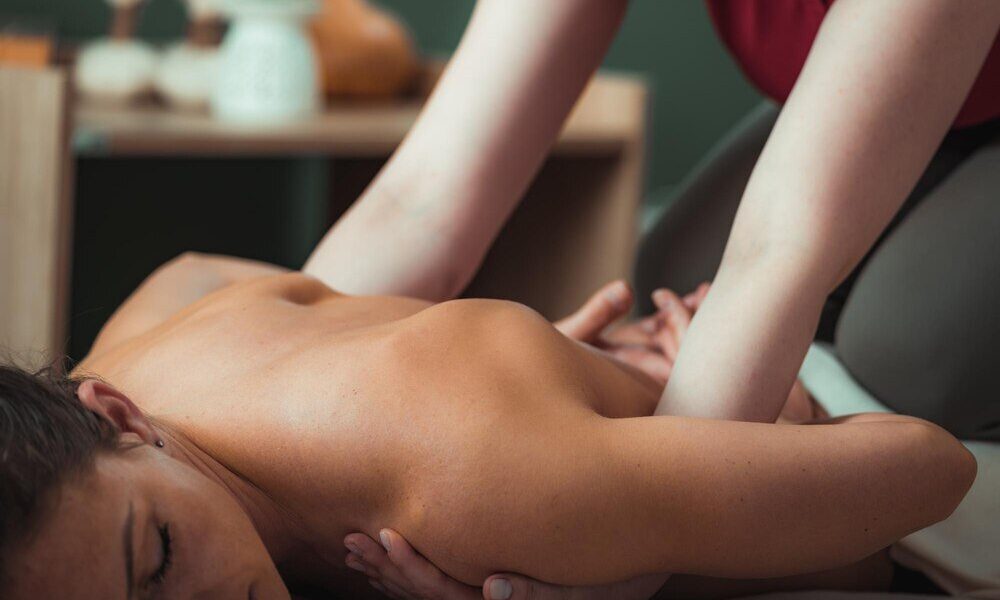 Masaż lingam – na czym polega i czego się spodziewać?