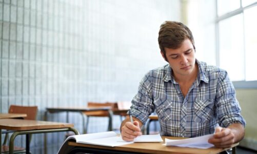 Jak napisać rozprawkę – plan, schemat, przykłady