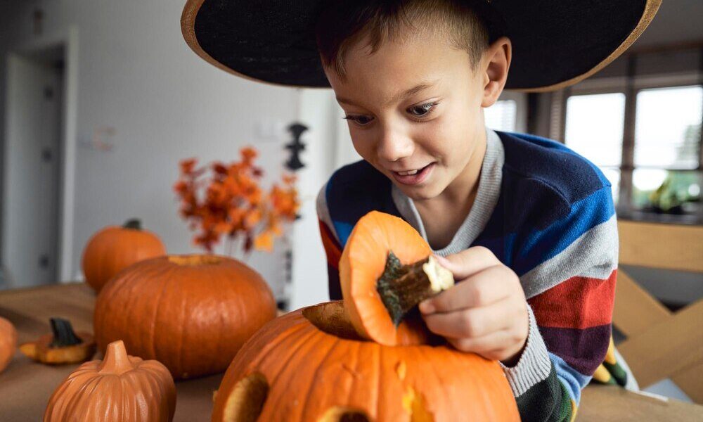 Jak zrobić strój na Bal Wszystkich Świętych – proste pomysły DIY