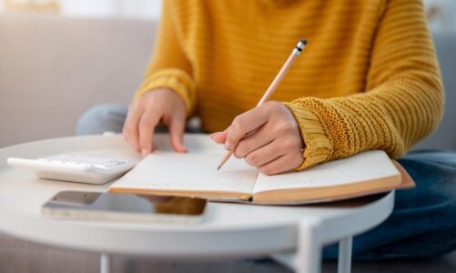 Jednoczesnie synonim – poprawny zapis i zamienniki