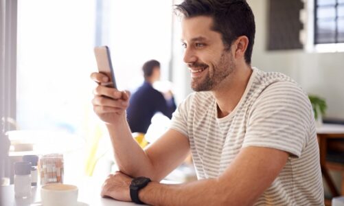 Związek na odległość oczami mężczyzny – wyzwania, lęki i oczekiwania